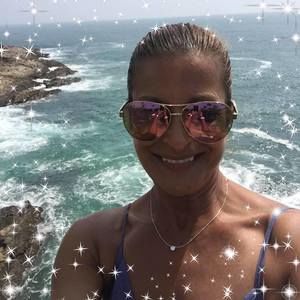 Meet your Posher, Desiree